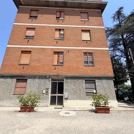 Guesthost - Policlinico Cozy With Parking * Modena